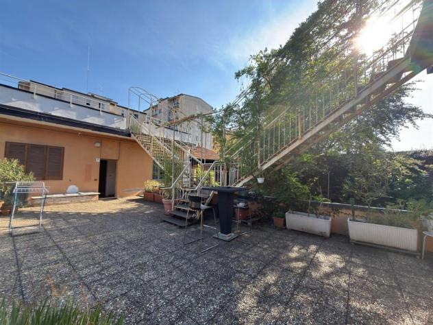 3 LOCALI RISTRUTTURATO, AL SECONDO E ULTIMO PIANO, CON AMPIO TERRAZZO - Foto 18