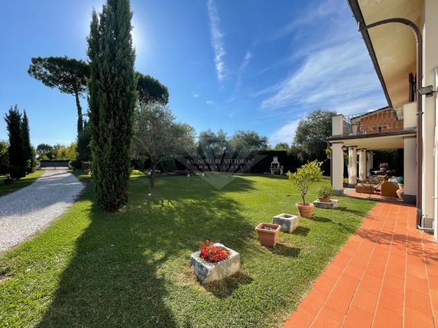 CASALE di 8 vani e di 235 mq (PIETRASANTA - Fiumetto) rif. 190 - Foto 6