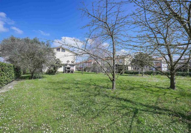 Villa in Vendita in zona VOLTANA con giardino
