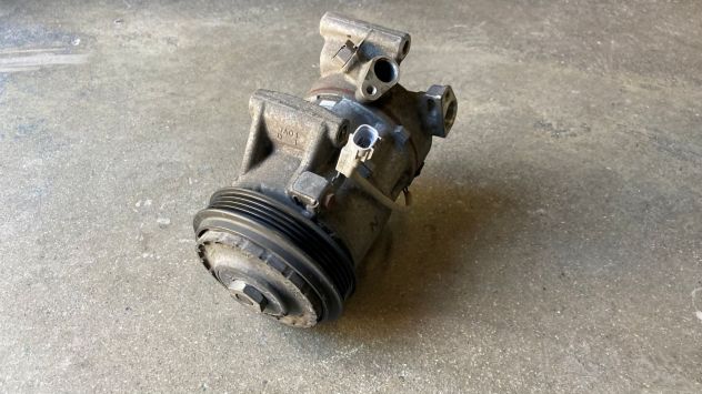 Compressore climatizzatore Toyota Yaris 1.3 benzina del 2013 (447260-4201) - Foto 2
