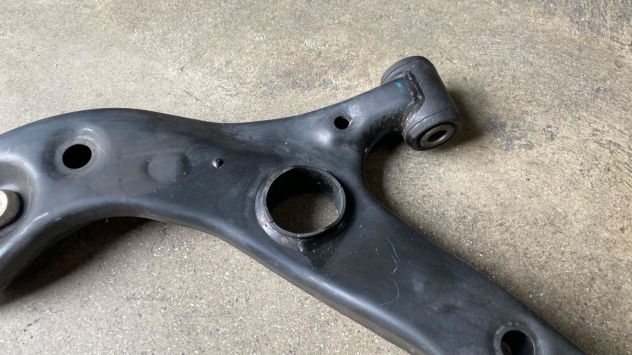 Braccio oscillante anteriore SX Toyota C-HR Hybrid del 2021 (4806910110) - Foto 3