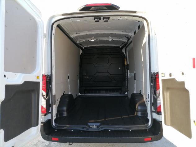 Ford Transit 350 fwd 2.0 ecoblue 130cv trend L2H2 - Foto 9