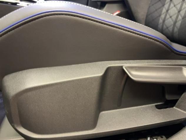 Volkswagen Golf 1.5 eTSI ACT 110kW R-Line DSG LED NAVI - Foto 7
