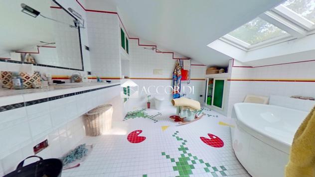 CASA INDIPENDENTE di 9 vani e di 330 mq (MONTEBELLUNA) rif. DG314A - Foto 15