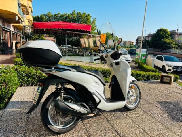 HONDA SH 300 i TUTTO INCLUSO ANCHE PASSAGGIO! MINI RATE rif. 23989669 - Foto 2