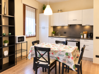 GUIDONIA GRAZIOSO BILOCALE ARREDATO CON BALCONE