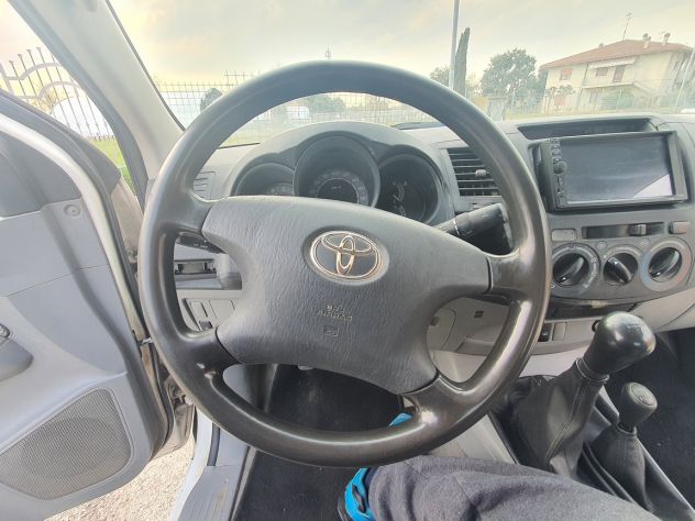 Toyota Hilux 2.5 D-4D 4WD 4posti Extra Cab DLX - Foto 7