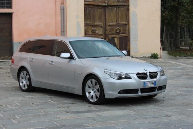 Bmw 530d Touring Futura DA AMATORE FULL OPTIONALS 8 GOMME SU CERCHI LEGA - Foto 2