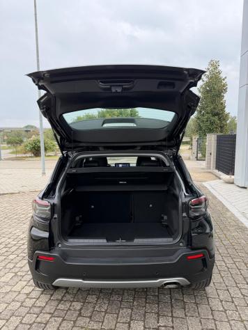Jeep Avenger e-Hybrid 1.2 MHEV e-Hybrid Turbo Altitude - Foto 6