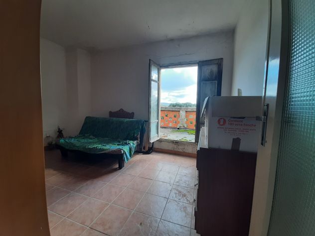 VILLETTA INDIPENDENTE IMMERSA NEL VERDE CON AMPIO TERRENO - Foto 8