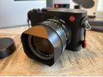 Leica Q3 - Impugnatura Excellent Plus e ricarica wireless, finitura opaca