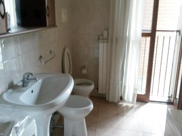 Appartamento di 48 m² con 1 locale e box auto in affitto a Cardano al Campo - Foto 8