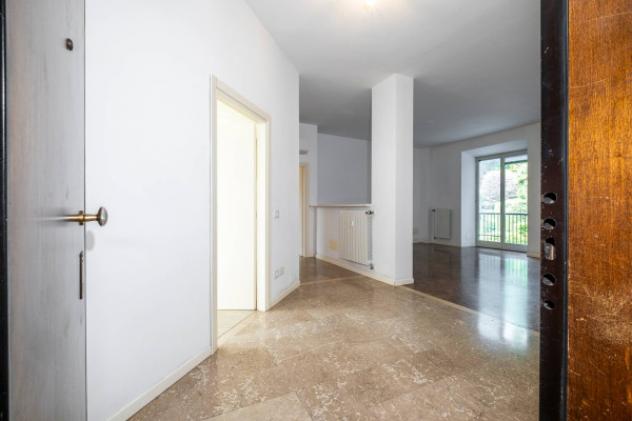Appartamento di 165 m² con 5 locali e box auto in vendita a Bergamo - Foto 4