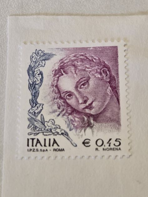 Filatelia Poste It. da Euro 0.45, del 2004, raffigura "Italia Donna dell'Arte"