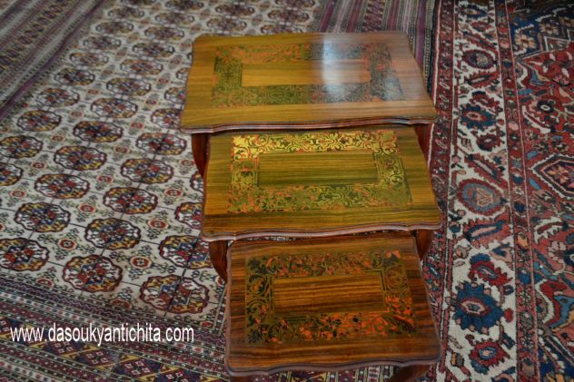 Set di tavolini a incastro stile Luigi XV con intarsio stile Boulle - Foto 8