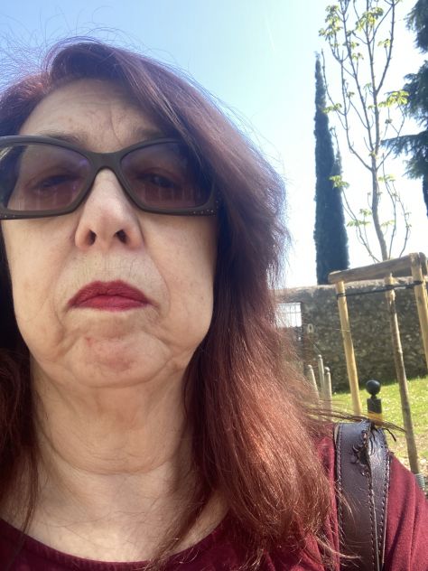 Cerco x lavoro di fare assistenza domiciliare ad anziani o persone sole - Foto 2