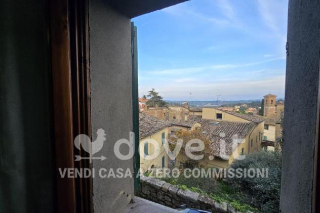 Palazzo / Stabile di 144 m² con 4 locali in vendita a Cetona