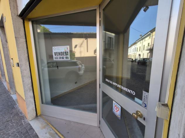 1 Vetrina in vendita a Casalmaggiore