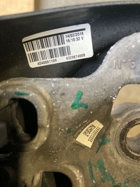 Volante in pelle Renault Captur del 2015 (484000110R) - Foto 4
