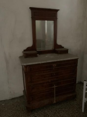 Comò d'epoca con piano in marmo e specchiera - Verbania