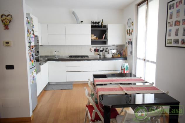 APPARTAMENTO di 4 vani e di 130 mq (CAVENAGO DI BRIANZA) rif. IGC 4 LOCALI 8 MARZO - Foto 2