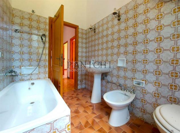 Porzione di casolare con ampio garage, resede e oliveto - Foto 15
