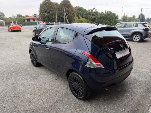 Lancia Ypsilon 1.0 Hybrid Ecochic Silver - Foto 4