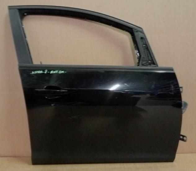 PORTA ANT.D. NERO MET. C/ALZ. E SERR.  Carrozzeria  Lamierati esterni  Porte  Porta ant. dx. OPEL - ASTRA J - 01-02-2010 - 01-08-2012, OPEL - ASTRA J