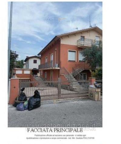 IMMOBILI-IMMOBILE RESIDENZIALE-Frazione Lucrezia - Via Vittorio Veneto 31