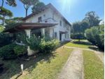 Villetta bifamiliare in vendita a Forte dei Marmi 150 mq  Rif: 1290535