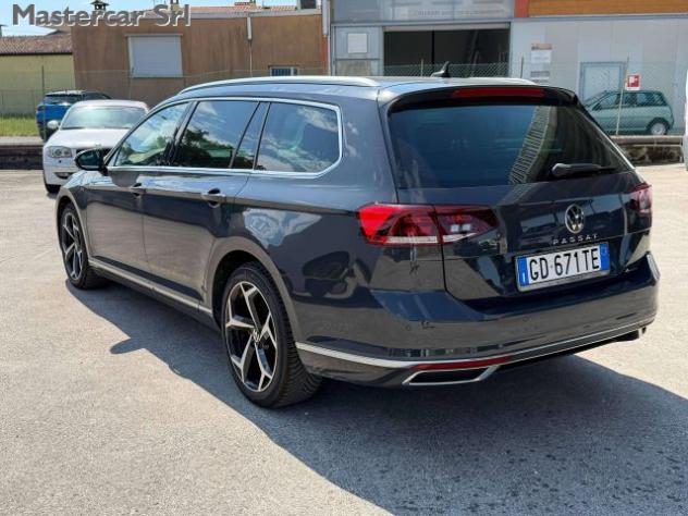 VOLKSWAGEN Passat Variant Passat Variant 2.0 tdi Executive 4motion 200cv dsg rif. 23934661 - Foto 4