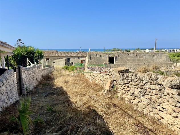 Rif. 2474 - Fabbricati rurali con terreno a marina di Ragusa
