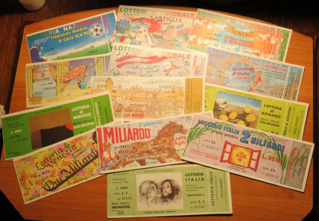 28 BIGLIETTI DELLE LOTTERIE ITALIANE TUTTI DIVERSI DAL 1981 AL 1995 CON TAGLIAND - Foto 3