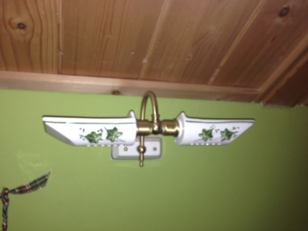 Applique in ottone e ceramica decorata vintage - Foto 2