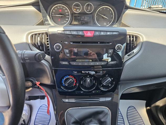 Lancia Ypsilon 1.2 69 CV 5 porte Gold - Foto 9