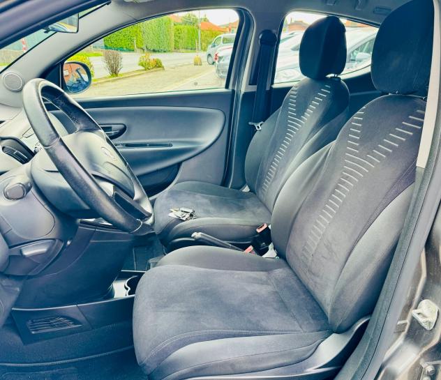 Lancia Ypsilon 1.2 69 CV 5 porte S&S Platinum - Foto 9
