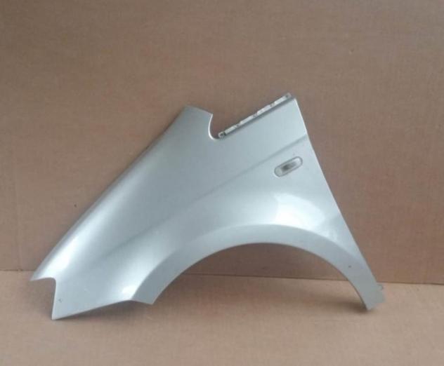 PARAFANGO ANT. SX ARGENTO 999-U1296493 Carrozzeria Lamierati esterni Fiancate Parafango ant. FIAT - IDEA - 01-10-2003 - 01-12-2012