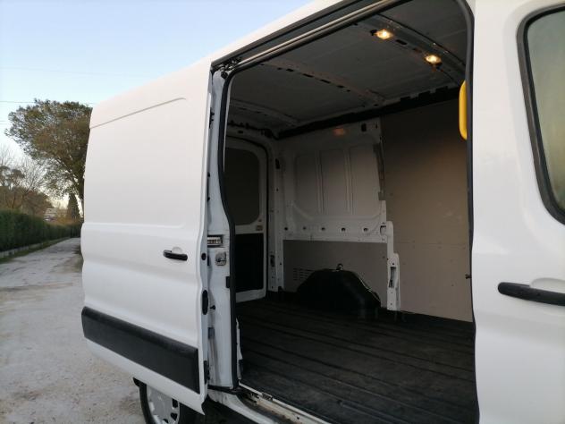 Ford Transit 330 2.0 tdci MHEV 130cv trend L2H2 E6.2 - Foto 8