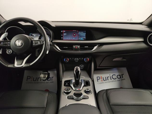 Alfa Romeo Stelvio 2.2 Turbodiesel AT8 Q4 Bi-Xeno Navi BLIS DAB 19” - Foto 3