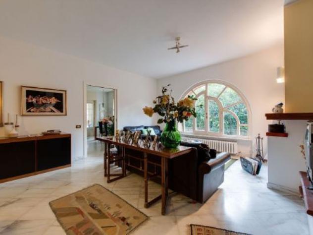 Villa in vendita a Marina di Carrara - Carrara 250 mq Rif: 1073879