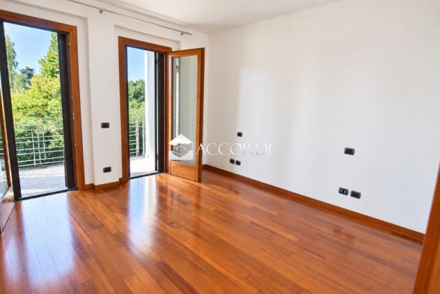 VILLA di 11 vani e di 505 mq (MONTEBELLUNA) rif. PE25 - Foto 11
