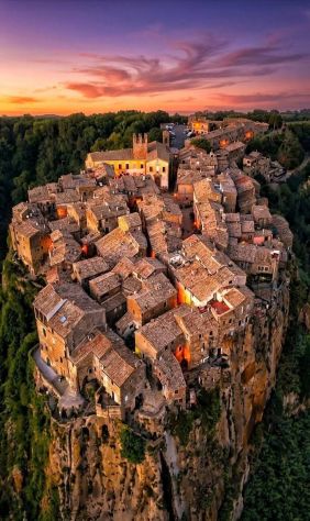 AG.IMM VENDE EURO 11.000 CENTRO STORICO DI CALCATA BAR RISTRUTTURATO