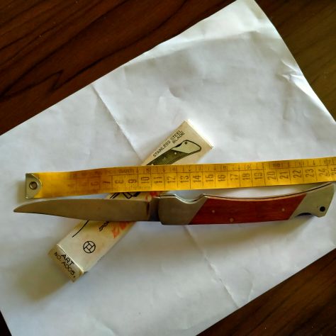 Coltello tattico richiudibile 23 cm per caccia e funghi con gancio antiperduta"
