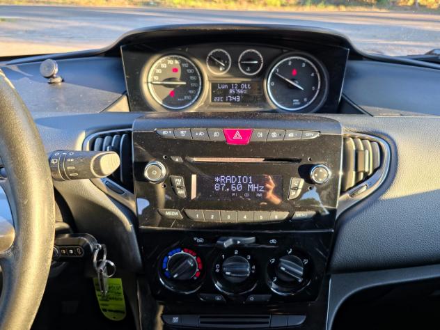Lancia Ypsilon 1.3 MJT 16V 95 CV 5 porte S&S Elle E5B Manuale NEO 2015 - Foto 9