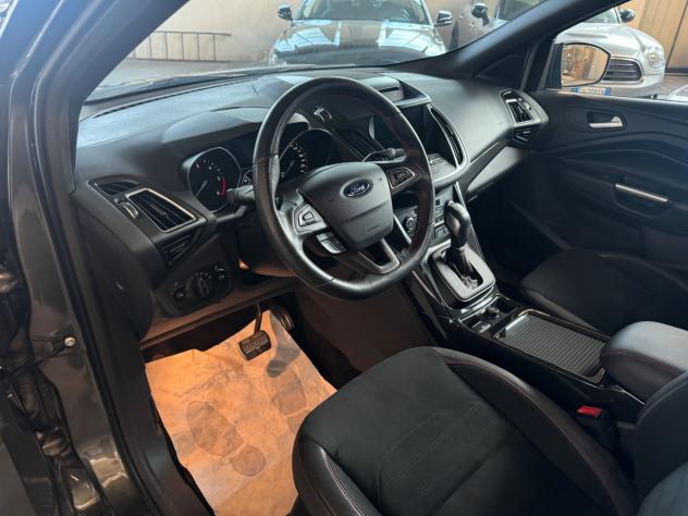 Ford Kuga 2.0 TDCI 150 CV S&S 4WD Powershift ST-Line - Foto 8