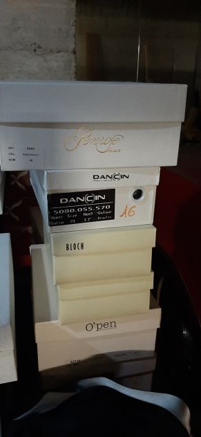 Scarpe e accessori Danza Capezio / sposa totale ca. 300 pezzi - Foto 10