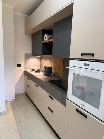PADULA SCALO (SA) – APPARTAMENTO NUOVO, ARREDATO, CON ELETTRODOMESTICI E GARAGE - Foto 7