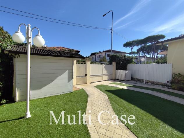 Porzione di Villa Indipendente con Giardino a 600m dal mare - Marina di Pietrasanta. - Foto 15