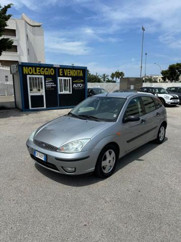 Ford Focus 1.8 TDCi (100CV) cat 5p. Ambiente - Foto 3