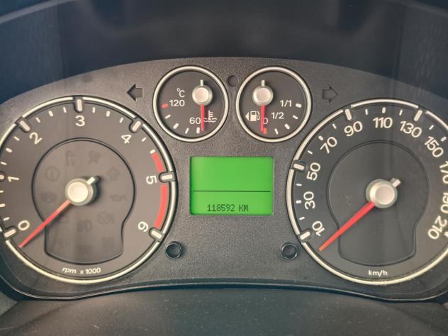Ford Fiesta 1.4 TDCi 5p. Ghia - Foto 9